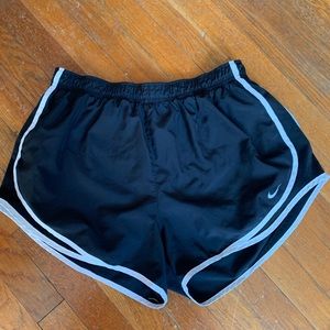 Nike Tempo Short Black/White